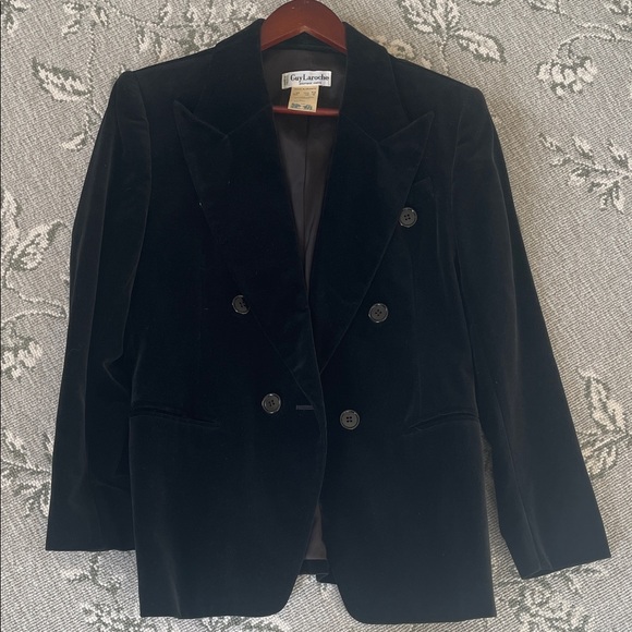 Guy Laroche Elegant Black Velvet Blazer vintage 1970s